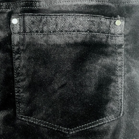New White House Black Market Black Velvet Slim Leg Pants Rhinestone 2‎ Regular - Picture 10 of 10